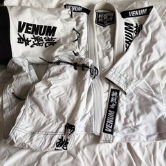 GUC Venum White Challenger BJJ Gi Jiu Jitsu Uniform & Bag (Size A2)