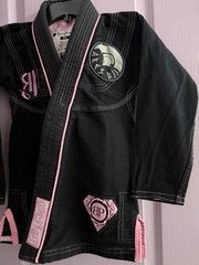 Women’s Breakpoint Size F0 Black Pink Brazilian Jiu Jitsu Gi
