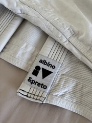 Albino & Preto Independent Jiu-Jitsu White Uniform