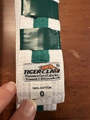 New TIGER CLAW WHITE BELT GREEN STRIPE Size 0 90in