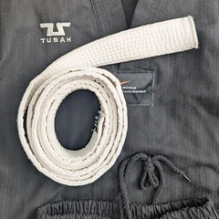 KID’S Tusah World Taekwondo Gi w/ White Belt (Size 000/120cm)