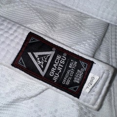 Gracie Jiu-Jitsu Classic Gi Size 7/200 White Kimono With Belt