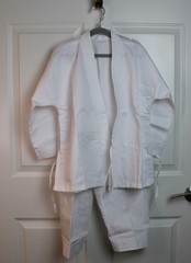 NEW in Package Kids White Cotton Bl Karate Uniform Gi Belt Included Size 0 6-8/M