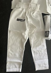 NEW! UFC Gym Jiu Jitsu Gi – Size M00 – White with Blue & Black Branding