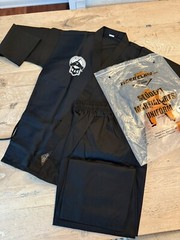 NEW! Tiger Claw TC2000 Student Martial Arts Uniform Size 2 NIP 5’2” 115 Lbs