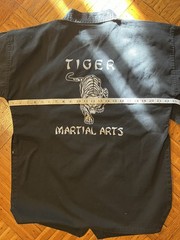 2 Martial Arts Karate Top & Jacket Size 4 Adult Kung Fu Tiger Black Bold Dynamic