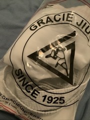 Gracie Jiu-Jitsu Classic Gi Size 00/120 (kids4-7)White BJJ MMA Kimono With Belt
