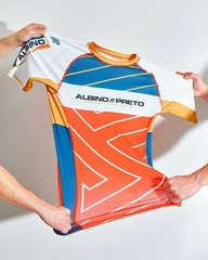 A&P BRG Comp SS RASHGUARD & TRAINING FITTED SHORTS MMA SET BJJ – ALBINO & PRETO