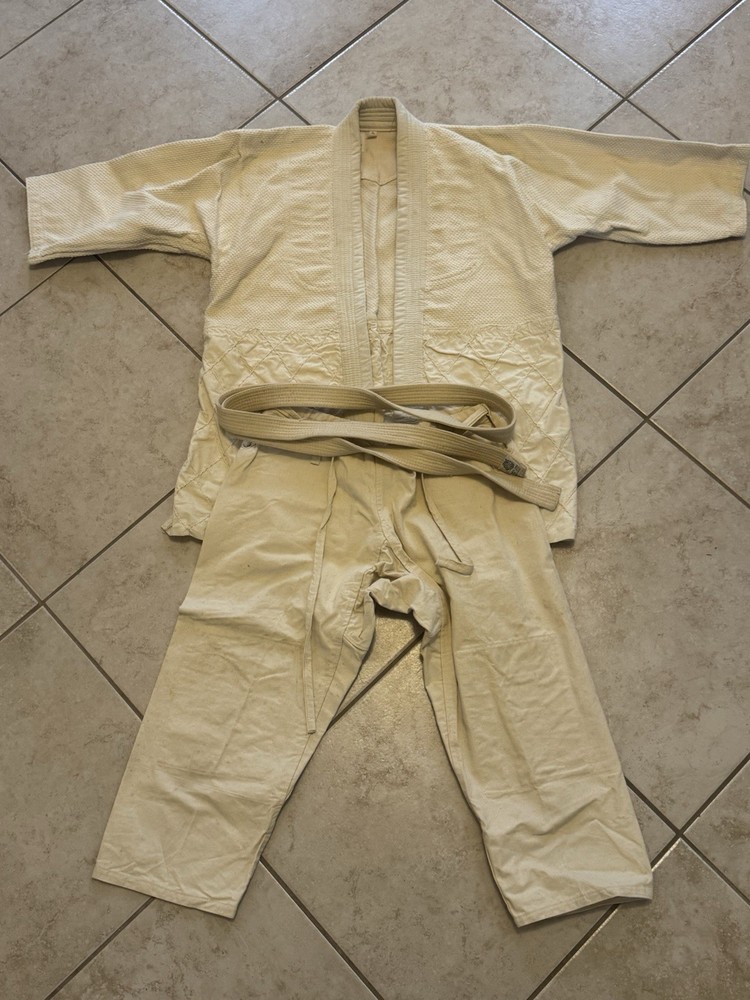 White Tiger Judo Karate Martial Arts Uniform w/belt Cotton Size 1