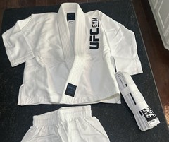 NEW! UFC Gym Jiu Jitsu Gi – Size M000 White With Black & Blue Branding