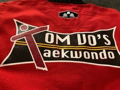 Tom Vo’s Taekwondo Red Uniform Costume Top & Pants Size 000 120 cm Small