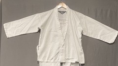 Century Youth Karate Uniform Size 0 White Kid’s Martial Arts Taekwondo Costume