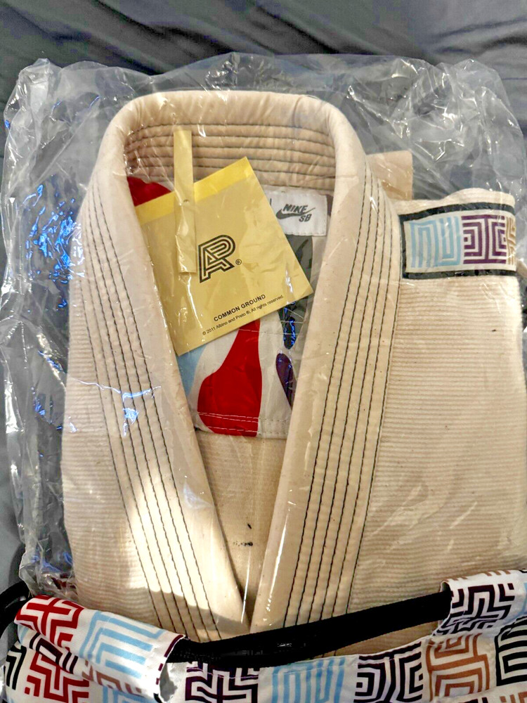 Albino & Preto Nike Sb (friends And Family ) Kids Gi Size M1