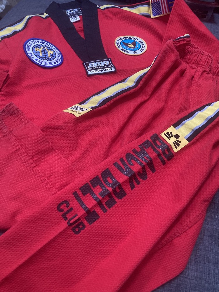 Tom Vo’s Fountain Valley Taekwondo Red Uniform Top & Pants Size 00 130 CM