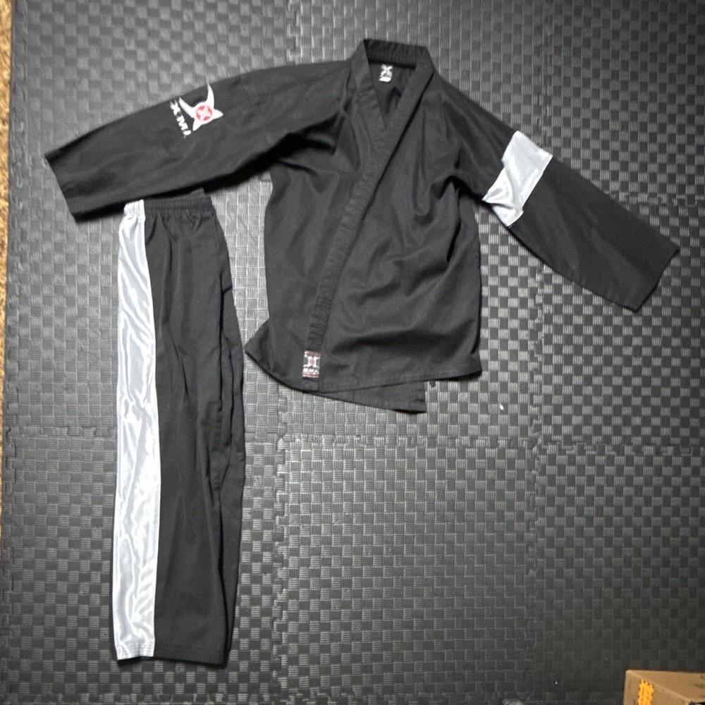 XMA Martial Arts Gi Uniform Size 5 Black & Silver Embroidered Logo RN 64995 Rare