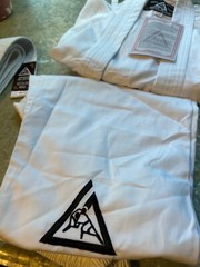 Gracie Jiu Jitsu Uniform Gi ( Size 000/110) Youth White Jacket Pants belt set