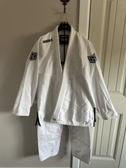 Men’s White W/Black Hooks Brand GI Size A5 Kimono Jacket & Pants Never Worn New