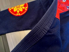 OSS- OSHINOBU-JIU JITSO ONI * SIZE M 1 – Embroidered in Navy, Yellow Gold & Red!