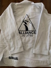 Alliance Jiu Jitsu Braus Female Gi F1 Top fits like an M4 (shrinkage) White