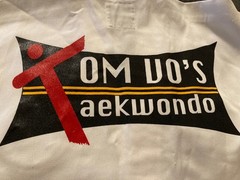 Kids White Taekwondo Top Uniform Costume Tom Vo’s Size 00 130 cm