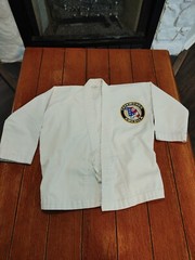 FUJI „Taekwondo America” Embroidered Youth White Karate Uniform Robe (Size 1)