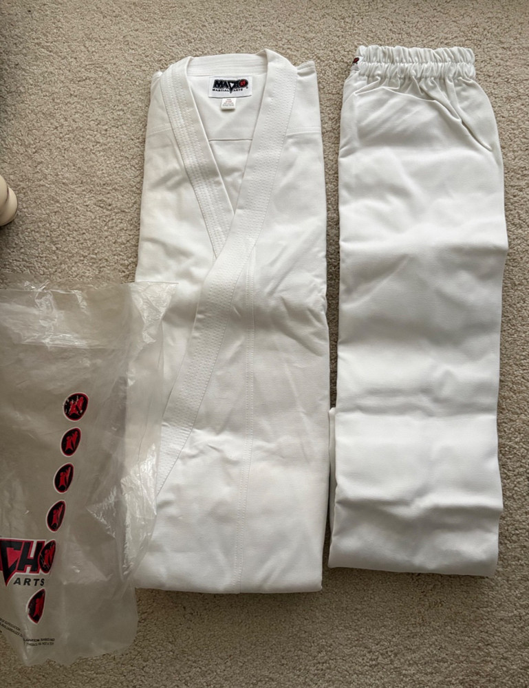 Mach Martial Arts Atire Size 5/190
