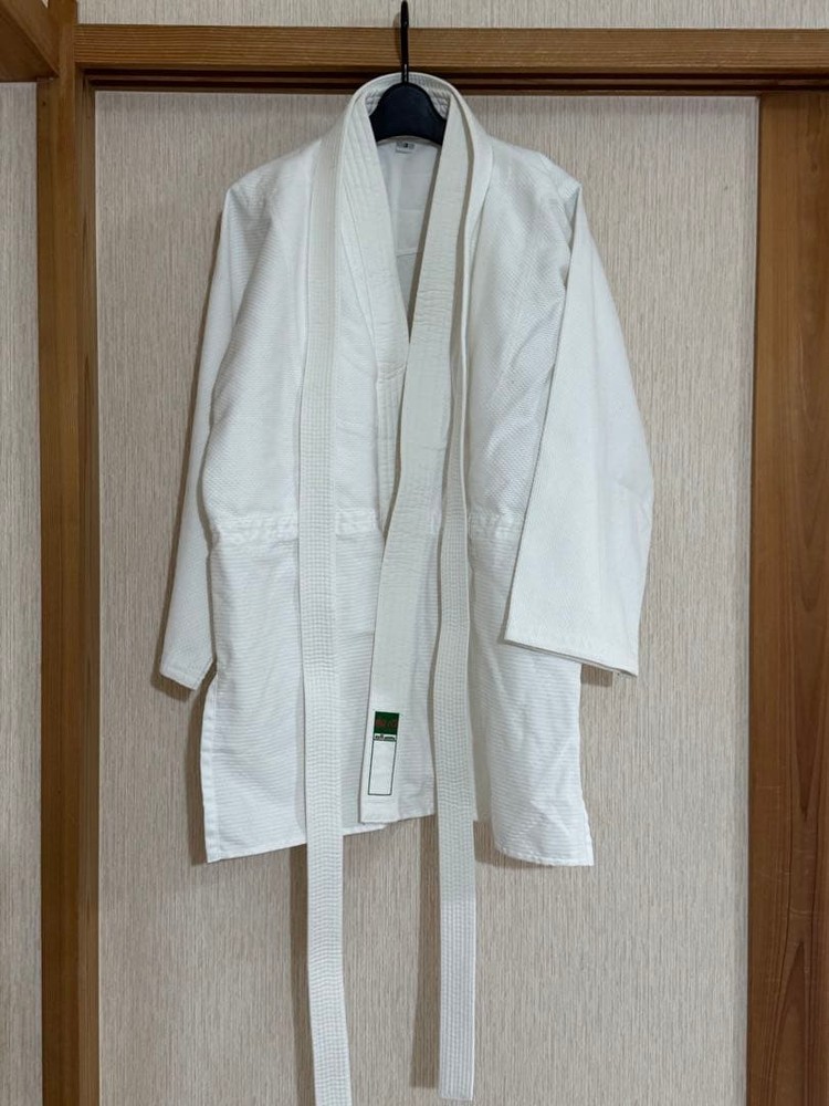 Excellent White Judo Gi Top And Bottom Set Kusakura Judo Gi For School Regular