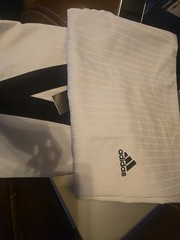 ADIDAS ADI-Start III TAEKWONDO UNIFORM WITH BLACK V-NECK. Size 200 (2 Piece)