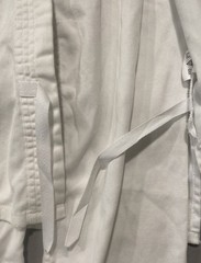 Century Youth Karate Uniform Size 0 White Kid’s Martial Arts Taekwondo Costume
