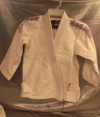 FUJI KIMONO SEKAI WOMENS TOP AND PANTS SIZE WC2 JIU-JITS Pink Floral Embroidery