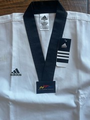 Adidas Size 150 cm White Color Black Collar Dobok Taekwondo Top WTF ORIGINAL