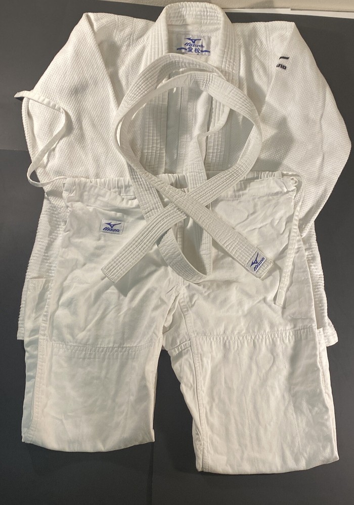 MIZUNO Karate Gi Uniform Fill set With Belt Made In Pakistan￼ 140cm White