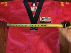Vision Taekwondo Ultimate Blackbelt Club Red Uniform V Neck Top Size 00/130