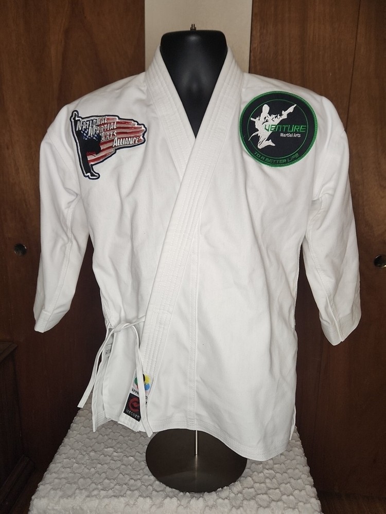 Taekwondo Men’s White Jacket Size 2 Stapleton Colorado Athletic Workout Casual