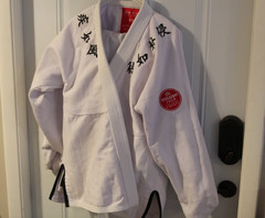 Preowned Muaewear Lightweight BJJ Gi with pants (A3 – White)