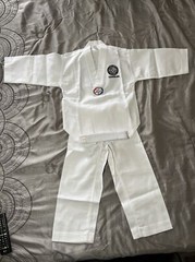 TIGER KIM’S V-NECK MARTIAL ARTS UNIFORM SIZE 000. G