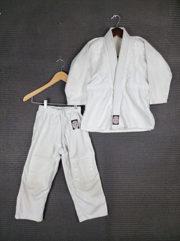 Mikado karate suit gis gui judo student used size 000