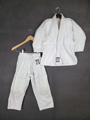 Mikado karate suit gis gui judo student used size 000