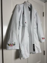 Ultimate Jiu-Jitsu Ultimate Fight Gear White w/Pink Flowers Jacket Size A0