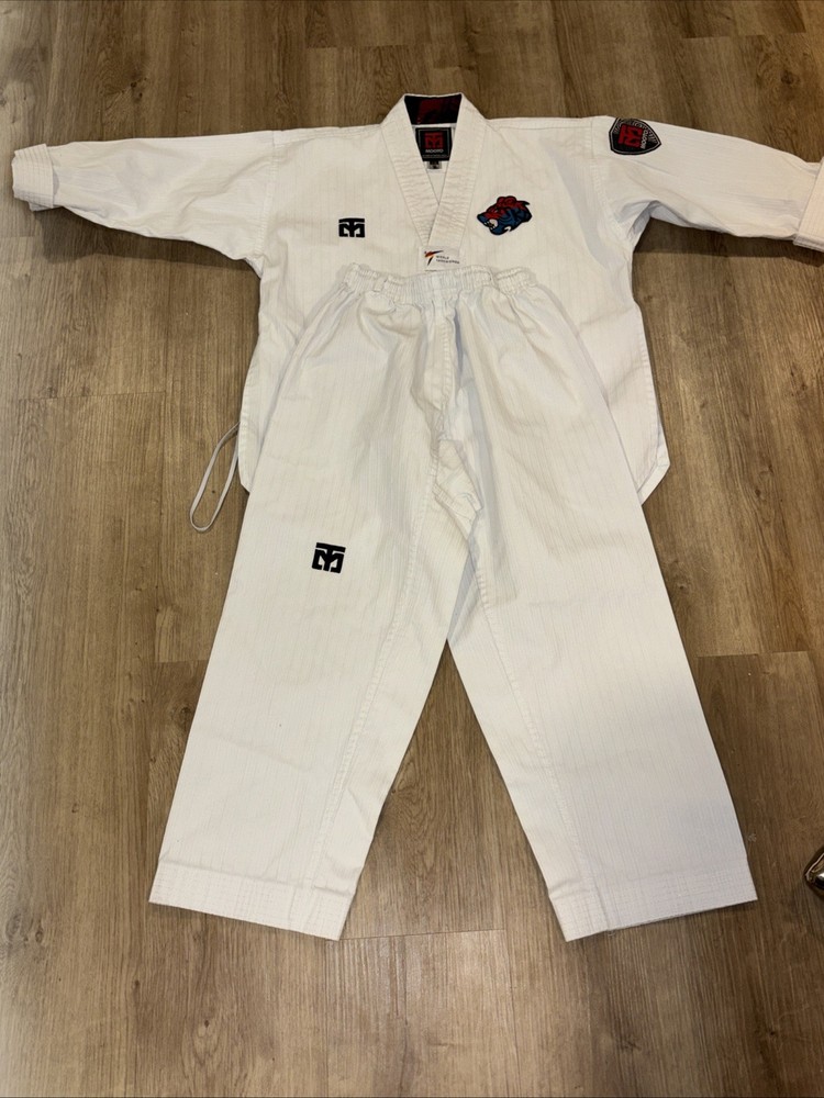 Mooto TaeKwonDo Martial Arts Standard Uniform Size YS 130 (6-8) Mint Condition