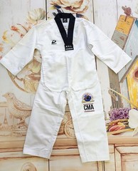 Dynamic Taekwondo Uniform Set Size 0/140 w/4 Belts 2 Headbands CMA TKD