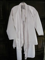 KD Elite Cotton/Poly White Martial Arts Uniform for Karate/Taekwondo 4/180