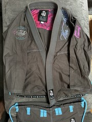 War Tribe Women’s BJJ Gi Size W2 Charcoal Grey Teal/Magenta with White Belt A2