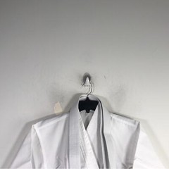 Unisex Martial Arts Super Kicks Masters Club Jacket & Belt, Size 00 – White