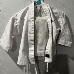 Karate Swift Outfit white size 000, 3 pieces Coat Pants Belt Costume