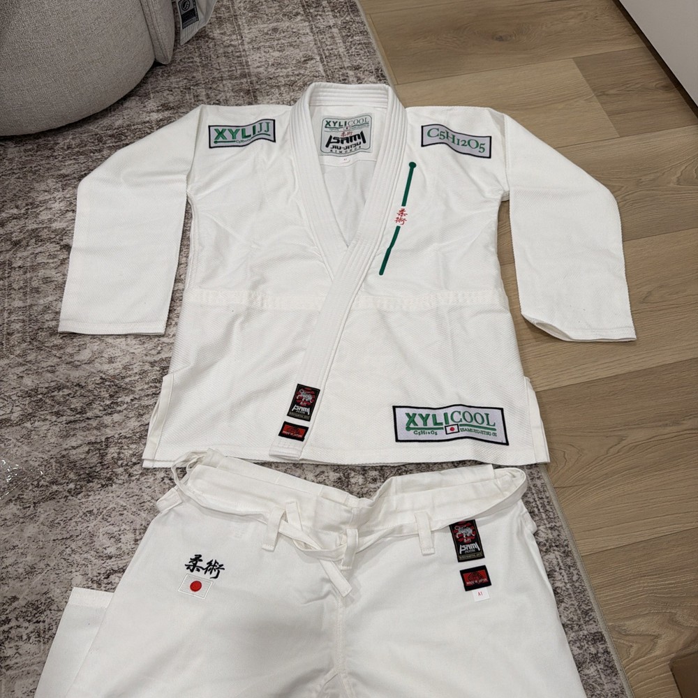 Isami Jiu-Jitsu Gi A1 white special edition xyli cool