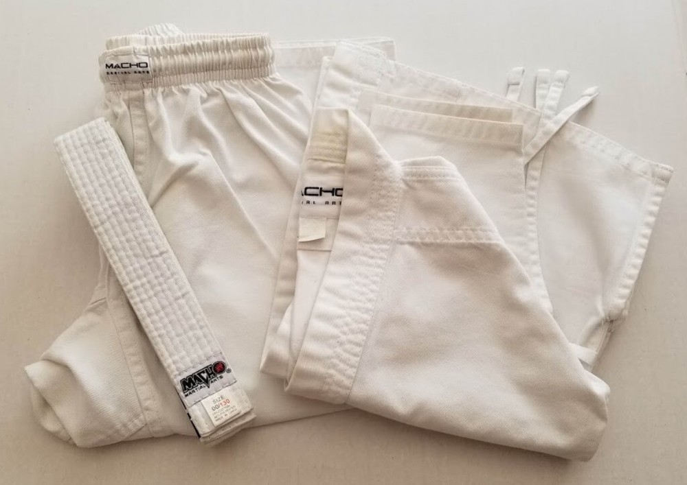 Macho Martial Arts ACADEMY Uniform White 3 Piece Set Size 00/130 cm