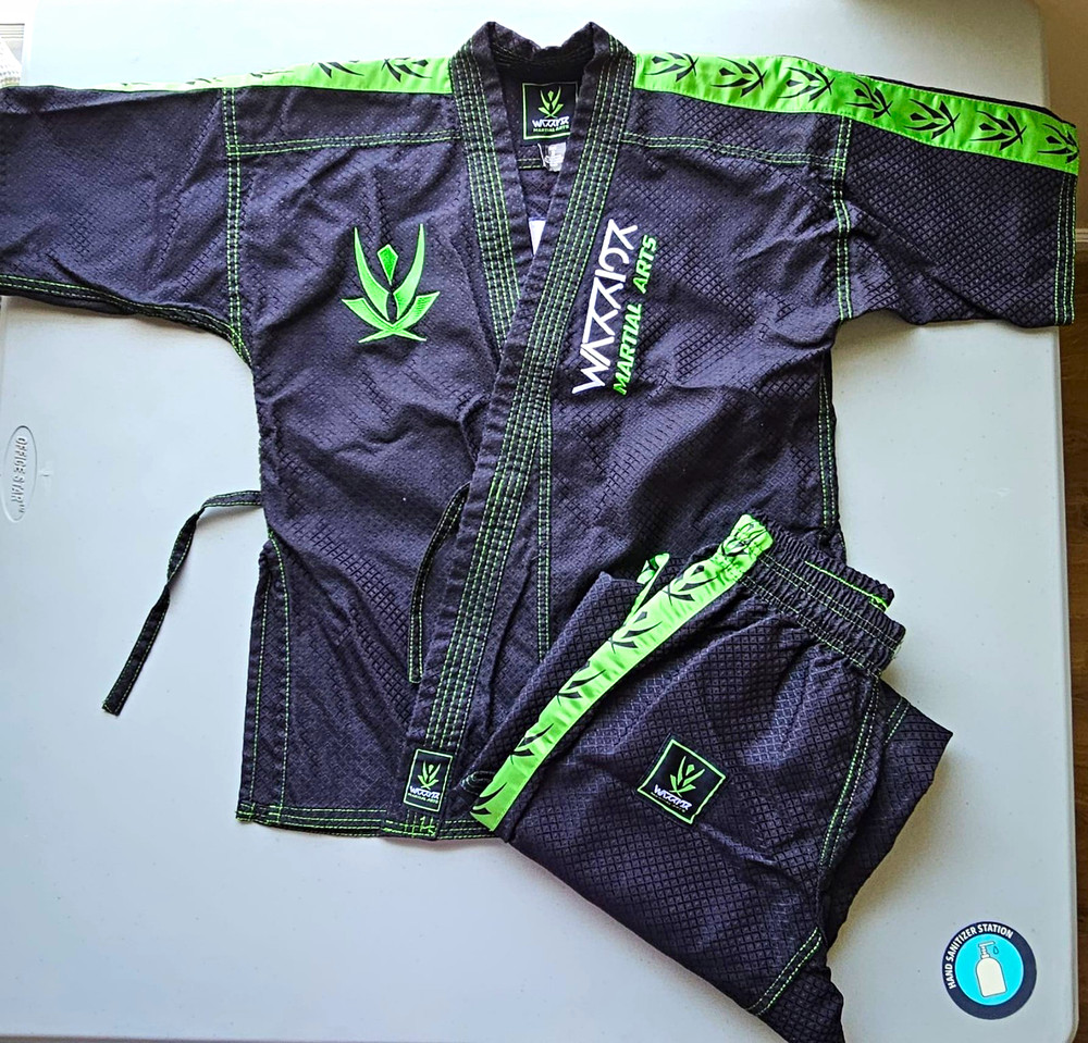 Martial Arts Gi Set Jacket & Pants Size 2 Black/Green Jui Jitsu, Karate Uniform