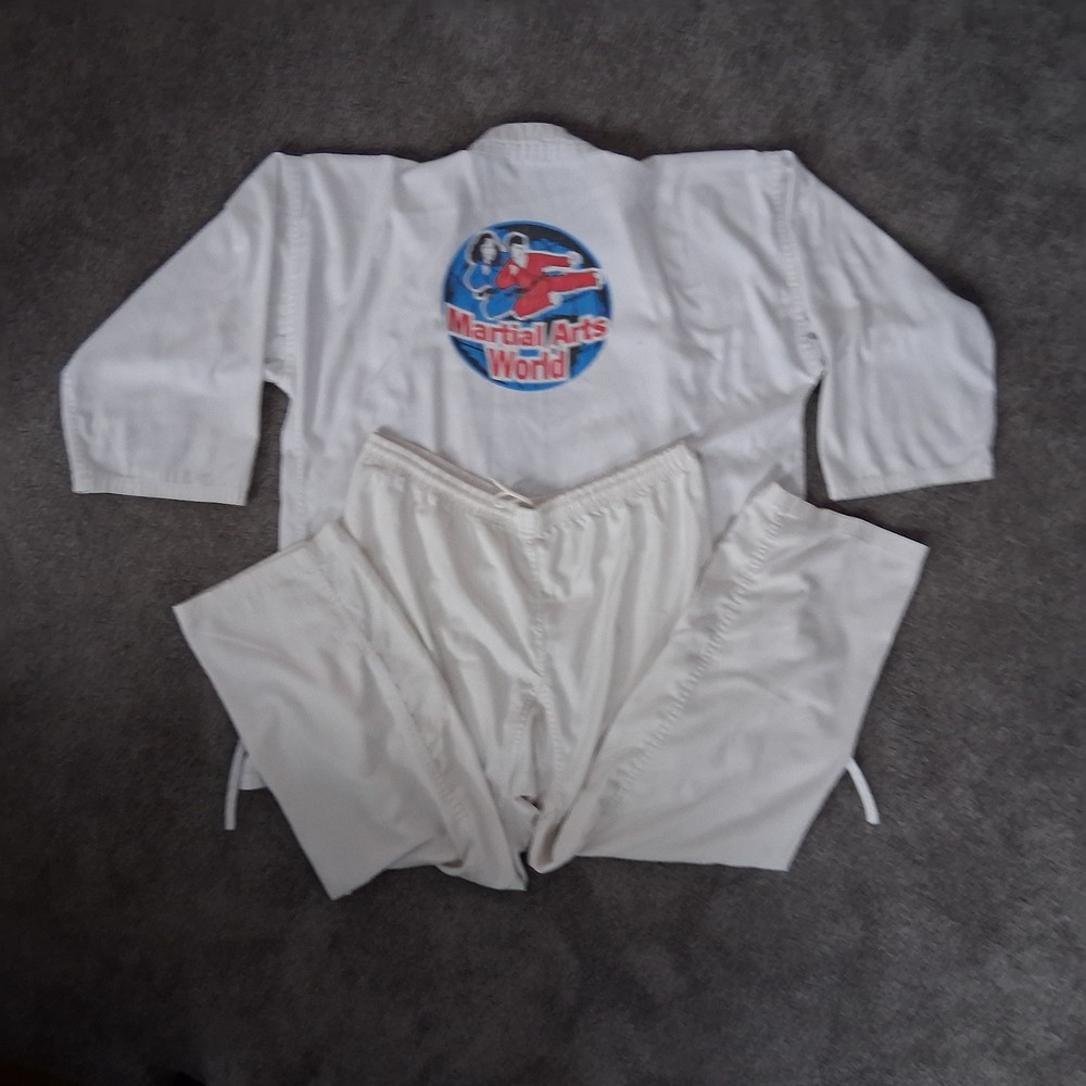 White Martial Arts Uniform Gi Suit Martial Arts World Logo Jacket & Pants Large