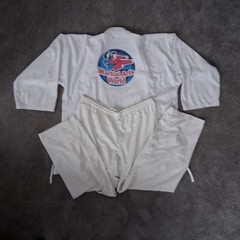 White Martial Arts Uniform Gi Suit Martial Arts World Logo Jacket & Pants Large